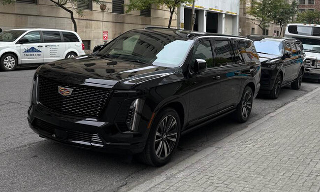 Cadillac Escalade ESV image 4