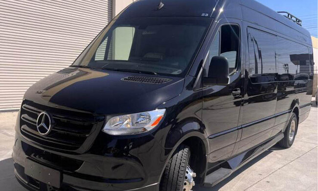 Mercedes Sprinter image 4